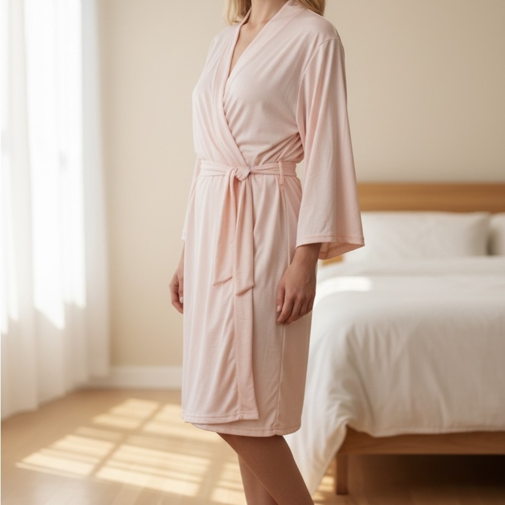 Elegant Pink Women's Robe size M Bebe